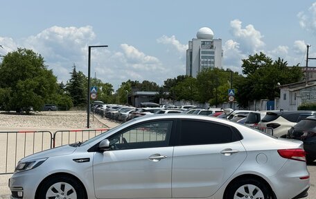 KIA Rio III рестайлинг, 2015 год, 997 000 рублей, 16 фотография