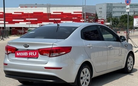 KIA Rio III рестайлинг, 2015 год, 997 000 рублей, 24 фотография