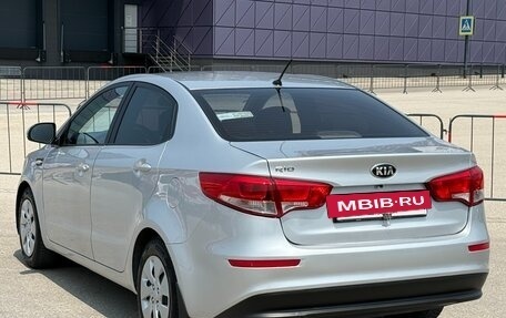 KIA Rio III рестайлинг, 2015 год, 997 000 рублей, 18 фотография