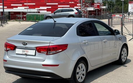 KIA Rio III рестайлинг, 2015 год, 997 000 рублей, 25 фотография