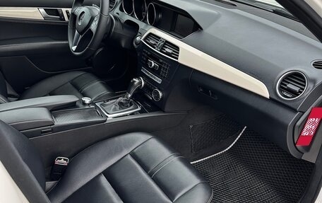 Mercedes-Benz C-Класс, 2011 год, 1 800 000 рублей, 8 фотография
