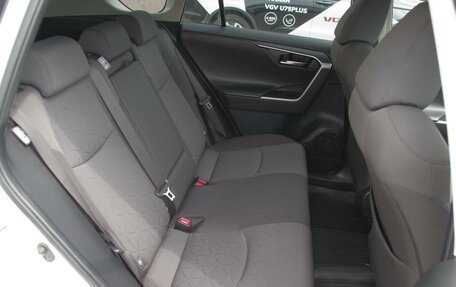 Toyota RAV4, 2020 год, 3 199 000 рублей, 9 фотография
