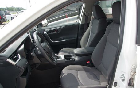 Toyota RAV4, 2020 год, 3 199 000 рублей, 8 фотография