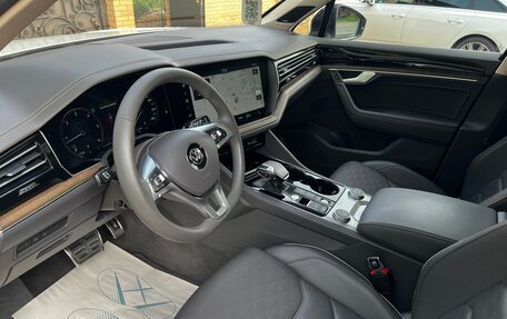 Volkswagen Touareg III, 2018 год, 3 990 000 рублей, 15 фотография