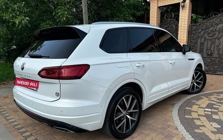 Volkswagen Touareg III, 2018 год, 3 990 000 рублей, 8 фотография