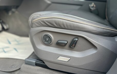 Volkswagen Touareg III, 2018 год, 3 990 000 рублей, 16 фотография