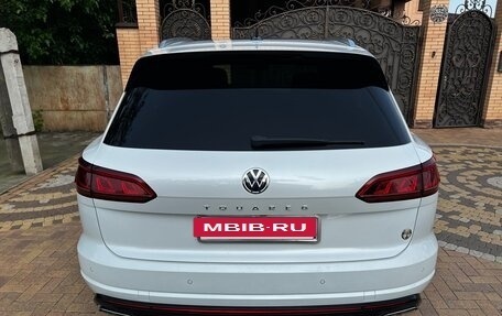 Volkswagen Touareg III, 2018 год, 3 990 000 рублей, 7 фотография