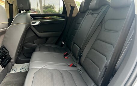 Volkswagen Touareg III, 2018 год, 3 990 000 рублей, 25 фотография
