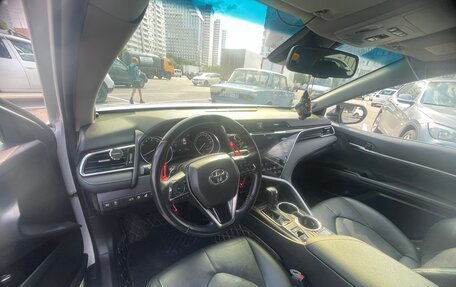 Toyota Camry, 2018 год, 2 999 999 рублей, 6 фотография