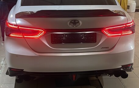 Toyota Camry, 2018 год, 2 999 999 рублей, 9 фотография