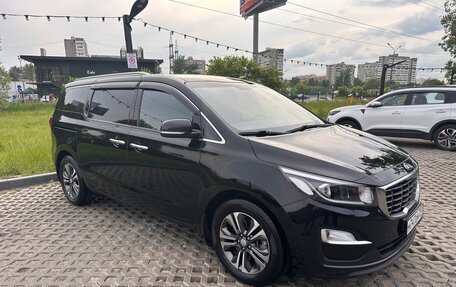 KIA Carnival III, 2018 год, 2 900 000 рублей, 3 фотография
