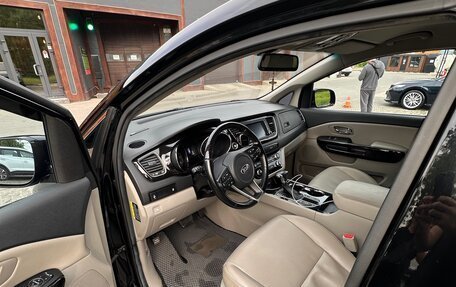 KIA Carnival III, 2018 год, 2 900 000 рублей, 10 фотография
