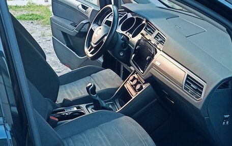 Volkswagen Touran III, 2020 год, 2 250 000 рублей, 6 фотография