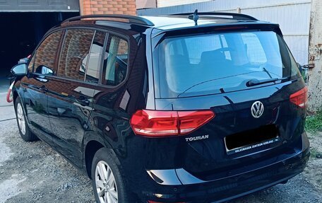 Volkswagen Touran III, 2020 год, 2 250 000 рублей, 3 фотография