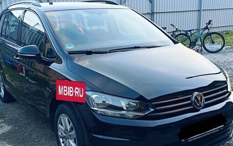 Volkswagen Touran III, 2020 год, 2 250 000 рублей, 2 фотография