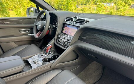 Bentley Bentayga I, 2022 год, 32 000 000 рублей, 9 фотография