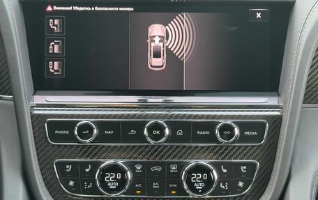 Bentley Bentayga I, 2022 год, 32 000 000 рублей, 17 фотография