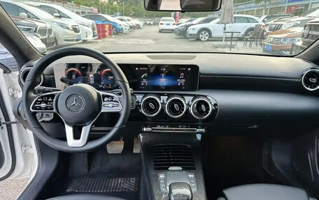 Mercedes-Benz A-Класс, 2020 год, 1 900 000 рублей, 7 фотография
