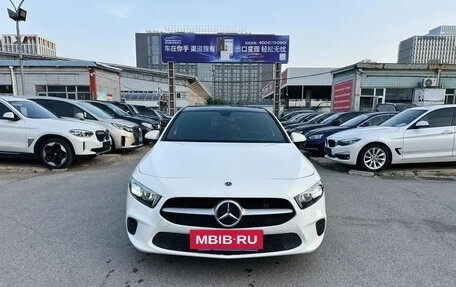 Mercedes-Benz A-Класс, 2020 год, 1 900 000 рублей, 2 фотография
