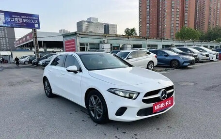 Mercedes-Benz A-Класс, 2020 год, 1 900 000 рублей, 3 фотография