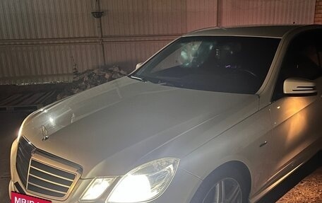 Mercedes-Benz E-Класс, 2010 год, 1 490 000 рублей, 4 фотография