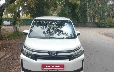 Toyota Voxy III, 2016 год, 2 400 000 рублей, 6 фотография
