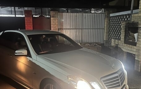 Mercedes-Benz E-Класс, 2010 год, 1 490 000 рублей, 10 фотография