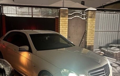 Mercedes-Benz E-Класс, 2010 год, 1 490 000 рублей, 29 фотография