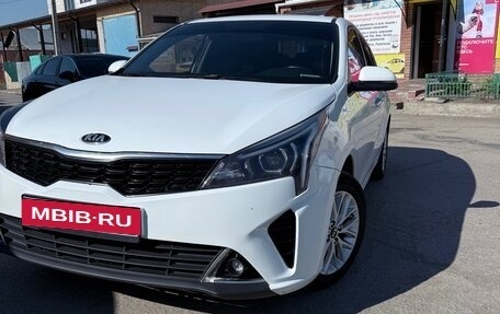 KIA Rio IV, 2021 год, 1 350 000 рублей, 1 фотография