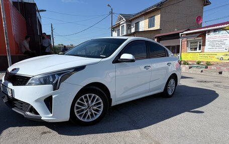 KIA Rio IV, 2021 год, 1 350 000 рублей, 2 фотография
