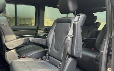 Mercedes-Benz V-Класс, 2023 год, 10 900 000 рублей, 13 фотография