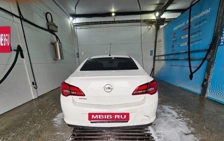 Opel Astra J, 2013 год, 770 000 рублей, 3 фотография