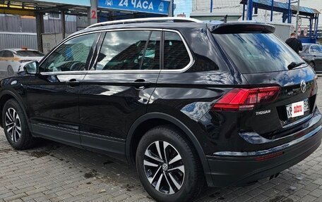 Volkswagen Tiguan II, 2019 год, 1 790 000 рублей, 3 фотография