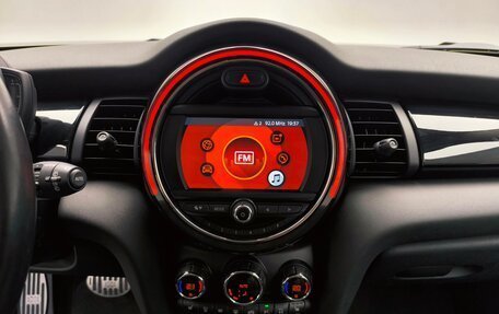 MINI Hatch, 2018 год, 1 590 000 рублей, 9 фотография