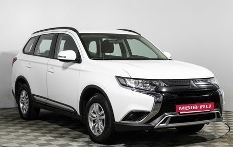Mitsubishi Outlander III рестайлинг 3, 2022 год, 2 469 898 рублей, 3 фотография