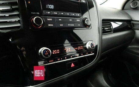 Mitsubishi Outlander III рестайлинг 3, 2022 год, 2 469 898 рублей, 16 фотография