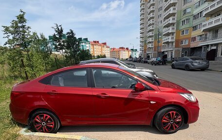 Hyundai Solaris II рестайлинг, 2011 год, 720 000 рублей, 2 фотография