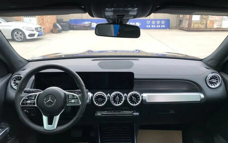 Mercedes-Benz GLB, 2022 год, 2 430 000 рублей, 10 фотография