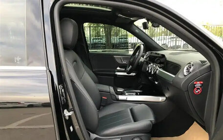Mercedes-Benz GLB, 2022 год, 2 430 000 рублей, 13 фотография
