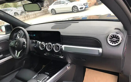 Mercedes-Benz GLB, 2022 год, 2 430 000 рублей, 22 фотография