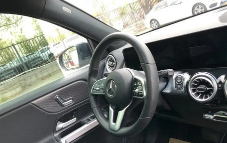 Mercedes-Benz GLB, 2022 год, 2 430 000 рублей, 23 фотография