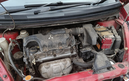 Mitsubishi Colt VI рестайлинг, 2004 год, 390 000 рублей, 20 фотография