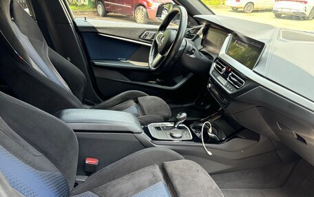 BMW 1 серия, 2020 год, 3 300 000 рублей, 10 фотография