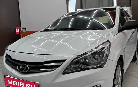 Hyundai Solaris II рестайлинг, 2015 год, 1 200 000 рублей, 18 фотография
