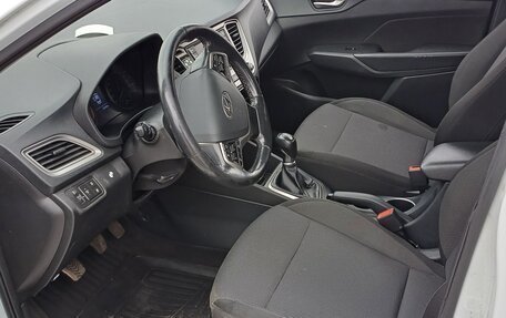 Hyundai Solaris II рестайлинг, 2019 год, 1 100 000 рублей, 8 фотография