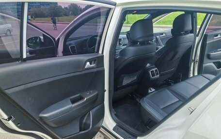 KIA Sportage IV рестайлинг, 2020 год, 2 840 000 рублей, 14 фотография