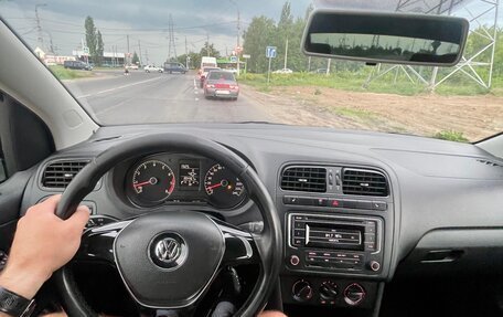 Volkswagen Polo VI (EU Market), 2015 год, 900 000 рублей, 23 фотография