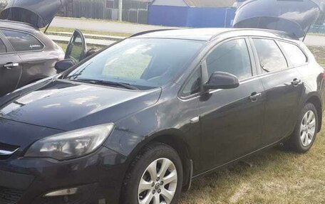 Opel Astra J, 2014 год, 1 050 000 рублей, 4 фотография
