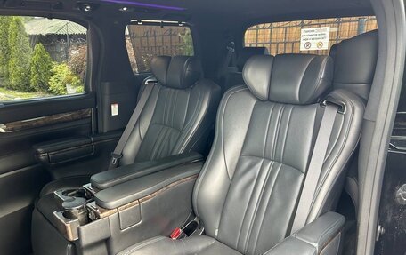 Toyota Alphard III, 2019 год, 4 550 000 рублей, 10 фотография
