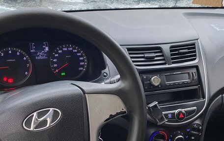 Hyundai Solaris II рестайлинг, 2015 год, 400 000 рублей, 8 фотография